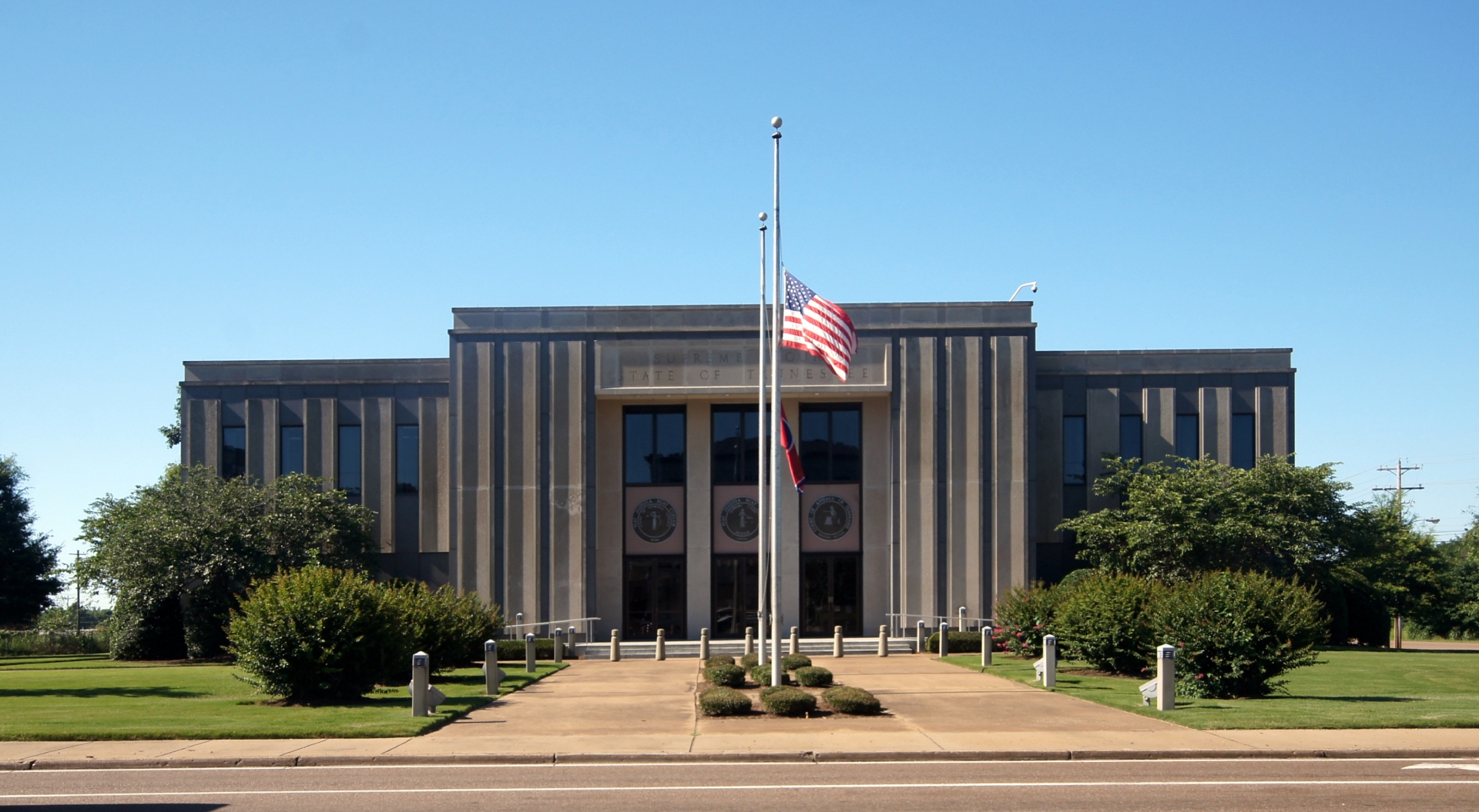 Photo of the Tennessee Supreme Court building